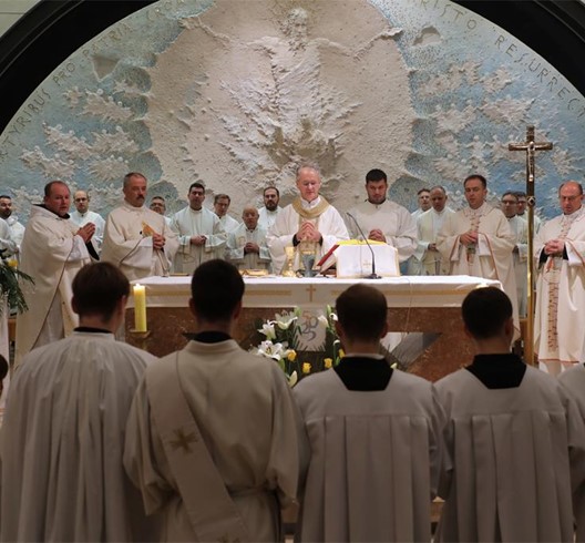 Nadbiskup Kutleša predvodio misno slavlje povodom 50. obljetnice Župe Duha Svetoga i 25. obljetnice posvete zavjetne crkve Svete Mati Slobode na Jarunu